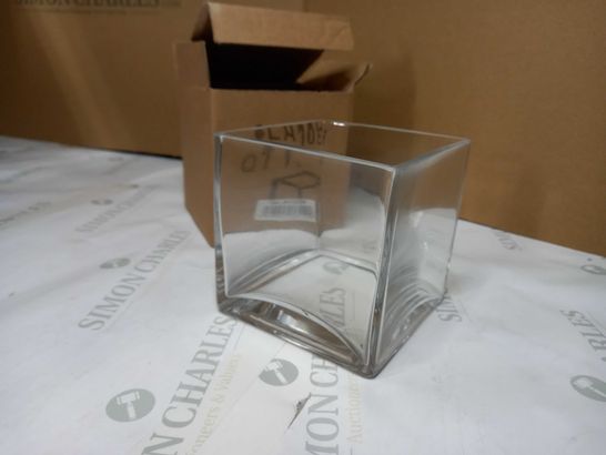BOXED SOLID GLASS SQUARE VASE CENTRE PIECE