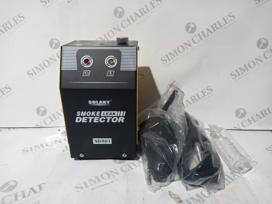 BOXED SOLARY AUTOMOBILE SMOKE LEAK DETECTOR