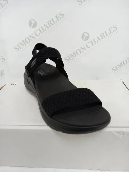 SKETCHERS ARCHFIT BLACK SANDAL SHOES - SIZE UNSPECIFIED 