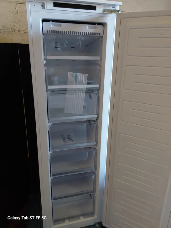 CDA INTEGRATED TALL FREEZER 7 DRAWERS