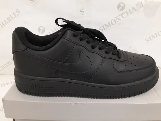 BOXED PAIR OF NIKE AIR FORCE 1 '07 IN BLACK - UK 10