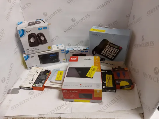 BOX OF ASSORTED ELECTRICAL ITEMS TO INCLUDE SPEAKERS, TV AERIALS AND HEADPHONES