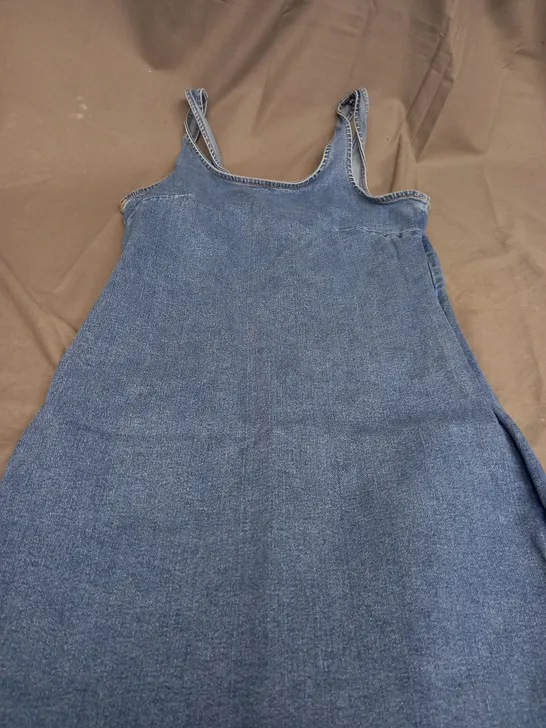 NEW LOOK SS24 STRETCH MID DENIM DRESS - UK 12 