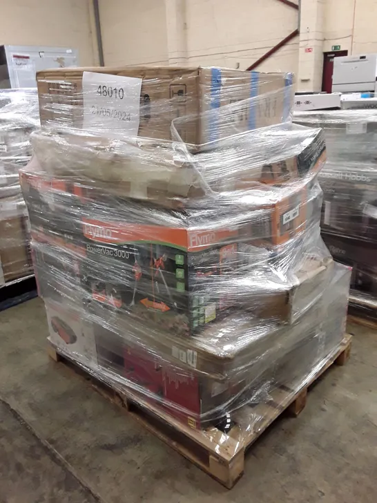 PALLET OF APPROXIMATELY 17 UNPROCESSED RAW RETURN HOUSEHOLD AND ELECTRICAL GOODS TO INCLUDE;