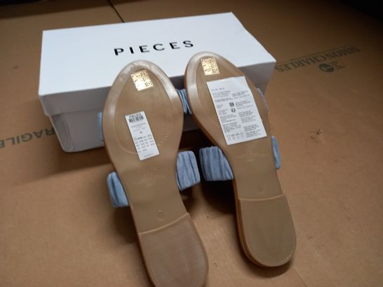 BOXED PAIR OF PIECES SUEDE SANDALS - 39