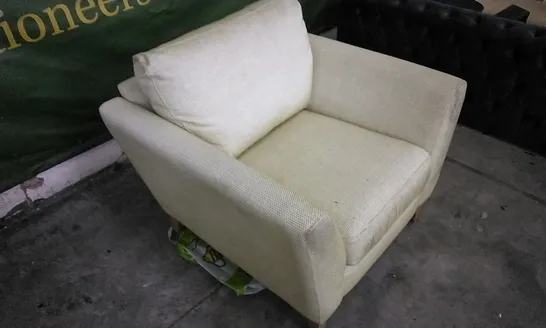 QUALITY CREAM/GREEN ARMCHAIR WITH WOODEN LEGS