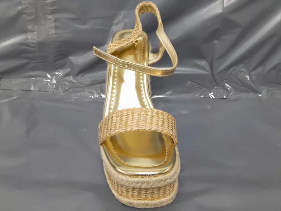 BOXED PAIR OF MARQUIIZ OPEN TOE PLATFORM HIGH WEDGE SANDALS IN METALLIC GOLD EU SIZE 37