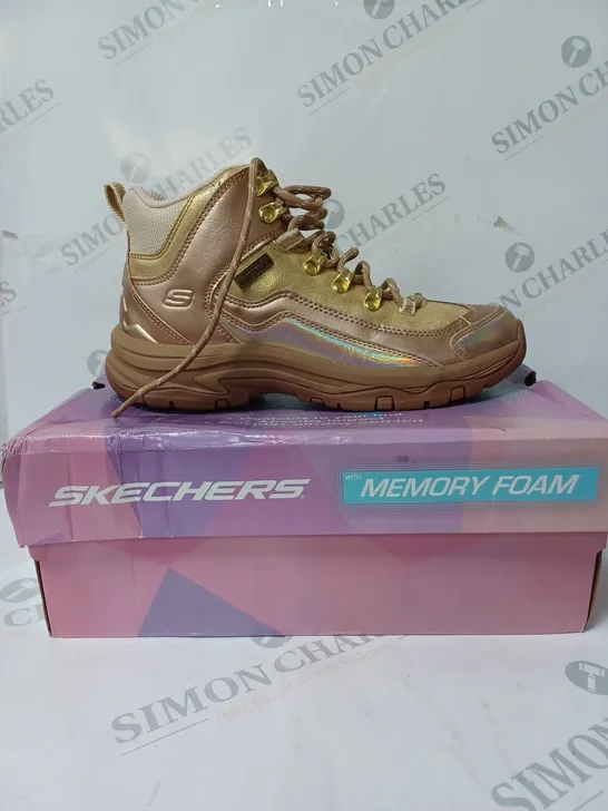 SKECHERS GOLD HIGH TOP HIKER BOOTS SIZE 5 