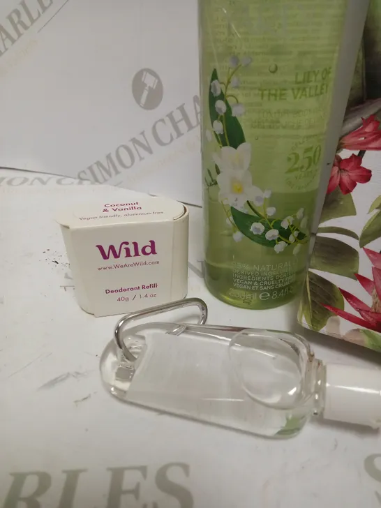 LOT OF APPROX 5 TO INCLUDE SOAP , LUXURY BATH FLOAT , DEODORANT REFILL , ETC