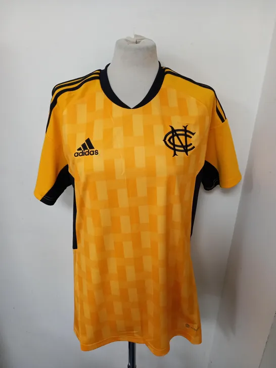 ADIDAS TRAINING SHIRT SIZE M