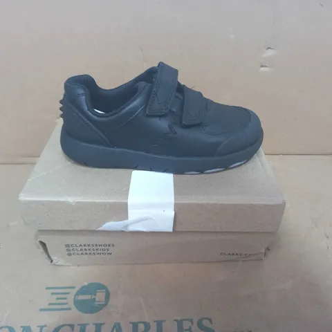 BOXED PAIR OF CLARKS REX PACE SHOES IN BLACK UK SIZE 8.5