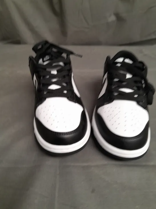 PAIR OF NIKE LOW PANDAS SIZE 7