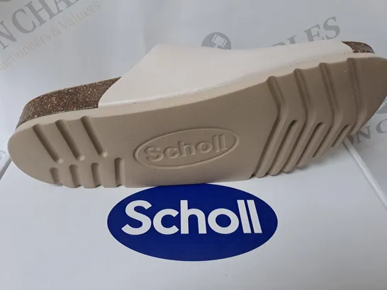 BOXED SCHOLL SANDLES IN CREAM SIZE 6