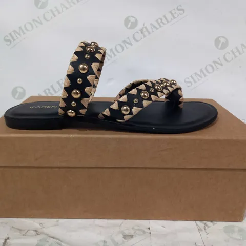 BOXED PAIR OF KAREN MILLER FLAT LEATHER SANDALS IN BLACK/BEIGE W. STUDS SIZE 4