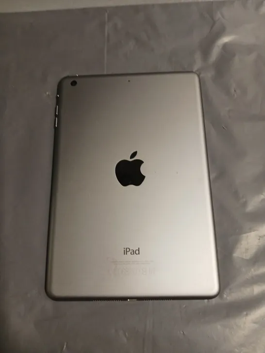 APPLE IPAD MINI 3RD GEN TABLED IN SILVER