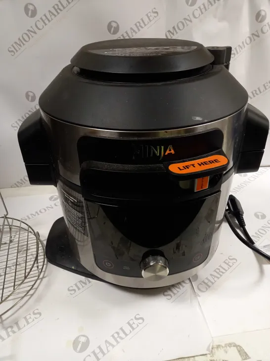 BOXED NINJA FOODI MAX SMARTLID 7.5L MULTI COOKER & AIR FRYER