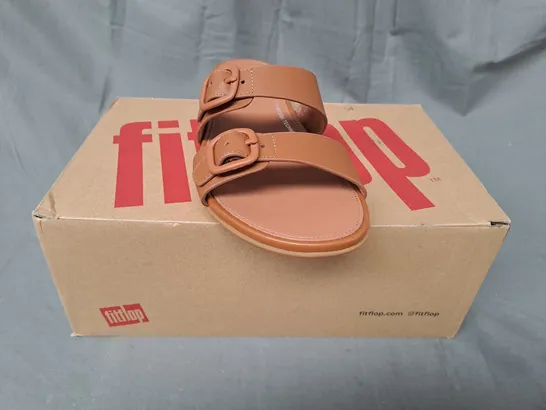 BOXED PAIR OF FITFLOP GRACIE RUBBER-BUCKLE TEO-BAR LEATHER SLIDES IN TAN UK SIZE 6.5