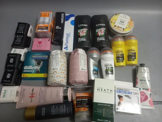 LOT OF APPROXIMATELY 30 ASSORTED HEALTH AND BEAUTY ITEMS TO INCLUDE HEATH MOISTURISER, MAKE WAVES DEODERANT AND KINESIOLOGY TAPE