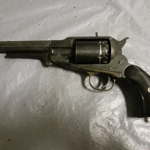 REMINGTON MODEL 1858 REPLICA GUN