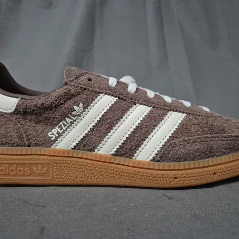 PAIR OF ADIDAS HANDBALL SPEZIAL SHOES IN TAUPE/WHITE UK SIZE 5.5