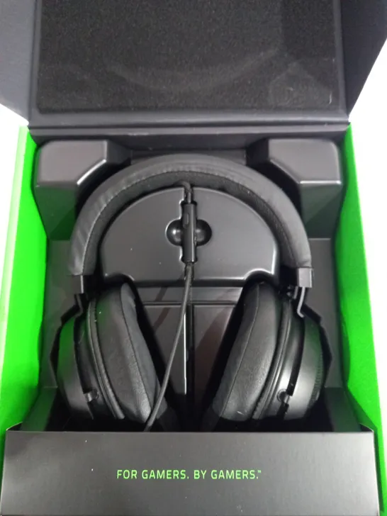  BOXED RAZER KRAKEN WIRED GAMING HEADSET - BLACK