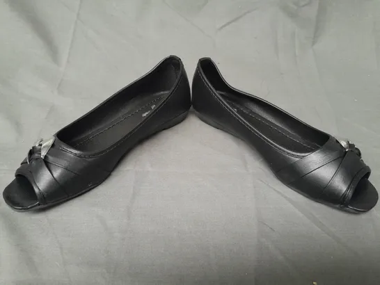 BOXED PAIR OF SOFIA PEEP TOE SLIP-ON SHOES IN BLACK EU SIZE 37