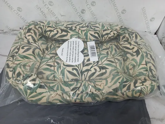 SEALED WILLOW BOUGH PRINT SQUARE PET BED - SMALL