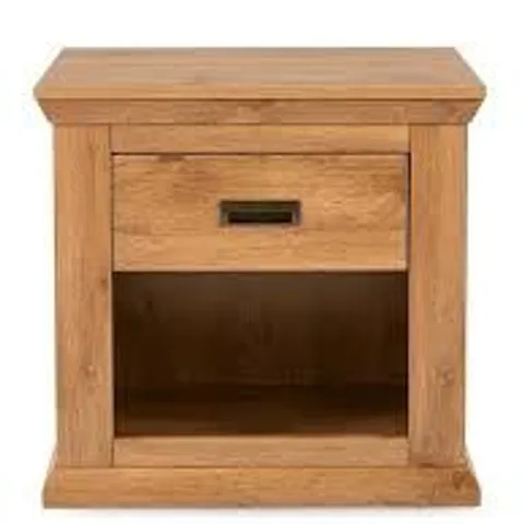 BOXED CLIFTON OAK EFFECT LAMP TABLE