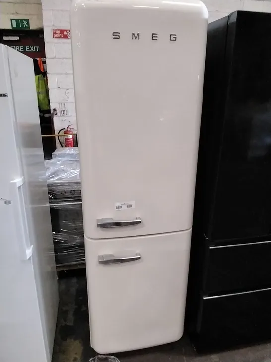 SMEG FAB32RCR5UK VINTAGE LOOK FRIDGE FREEZER 