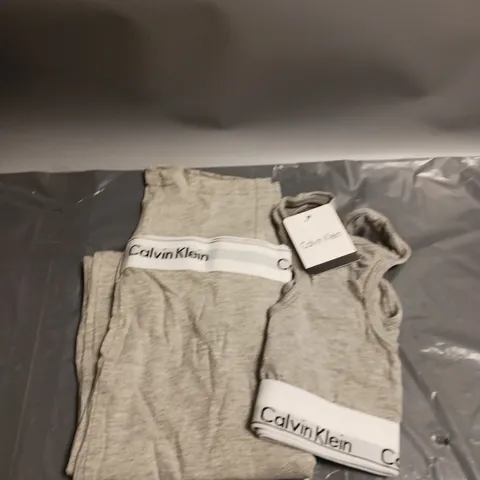 BOXED CALVIN KLEIN LADIES CROP TOP AND LEGGINGS SET GREY SIZE L