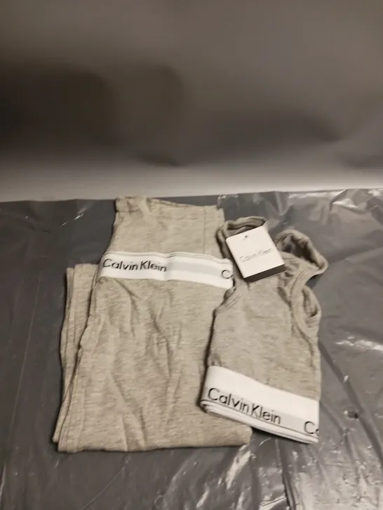 BOXED CALVIN KLEIN LADIES CROP TOP AND LEGGINGS SET GREY SIZE L