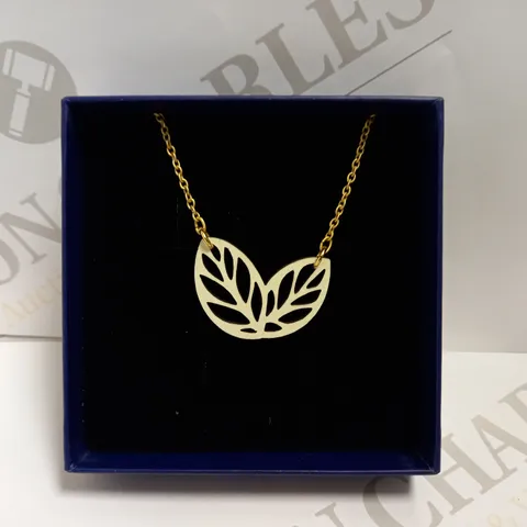 MATERIA RICA LEAF PENDANT NECKLACE