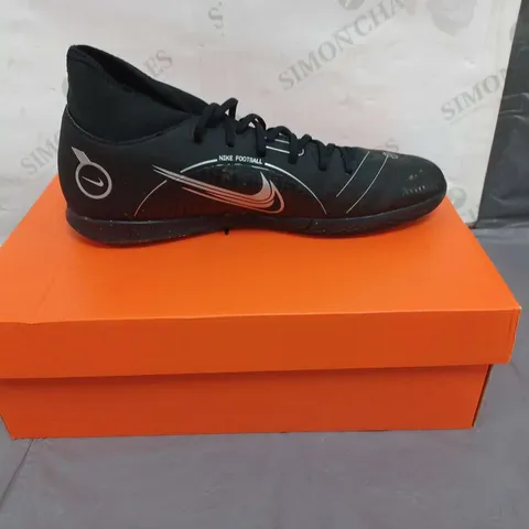 BOXED NIKE FOOTBALL MENS SPEED CONTROL RUNNING SHOES BLACK SIZE UK 9