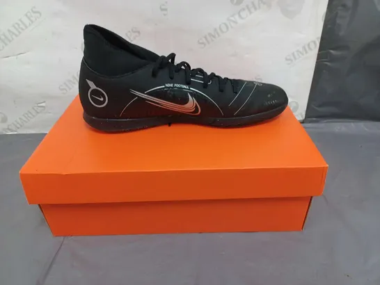 BOXED NIKE FOOTBALL MENS SPEED CONTROL RUNNING SHOES BLACK SIZE UK 9