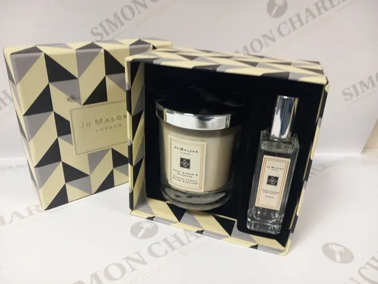 BOXED JO MALONE SWEET ALMOND AND MACAROON COLOGNE AND CANDLE GIFT SET