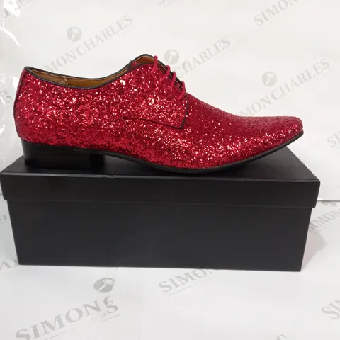 BOXED PAIR OF DOBELL LACE UP SHOES IN RED W. SEQUIN EFFECT UK SIZE 13