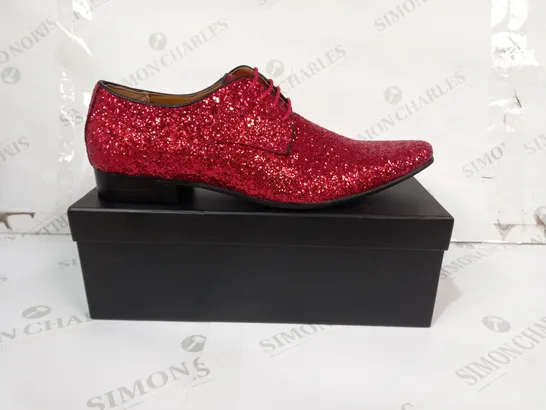 BOXED PAIR OF DOBELL LACE UP SHOES IN RED W. SEQUIN EFFECT UK SIZE 13