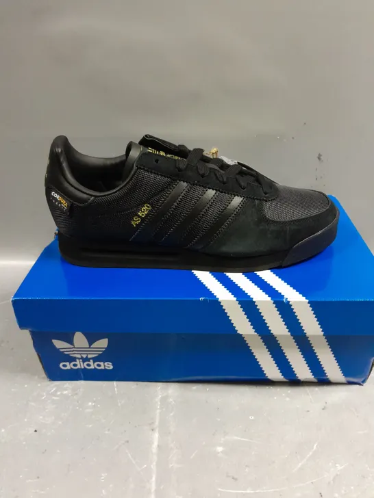 BOXED PAIR OF ADIDAS ORIGINALS TRAINERS IN BLACK - 7