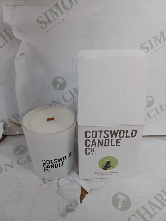 COTSWOLD CANDLE -  HAND POURED SOY WAX CLASSIC CANDLE 