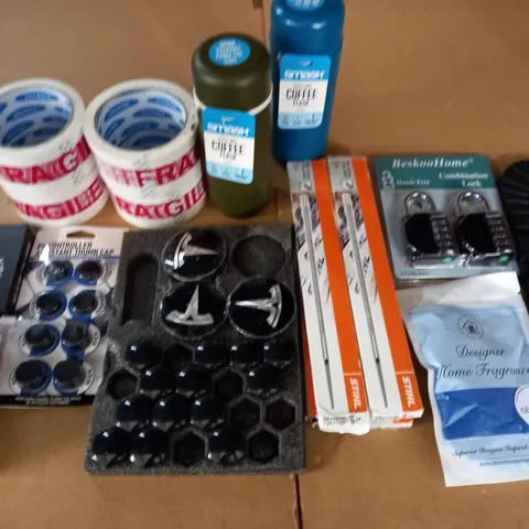 LARGE QUANTITY OF ASSORTED HOUSEHOLD BITS AND BOBS