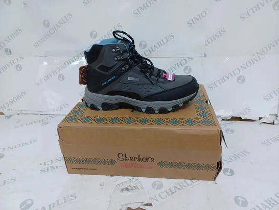 BOXED SKECHERS CHARCOAL HIKING BOOTS- SIZE 5.5 