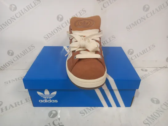 BOXED PAIR OF ADIDAS CAMPUS 00S SHOES IN TAN/WHITE UK SIZE 5