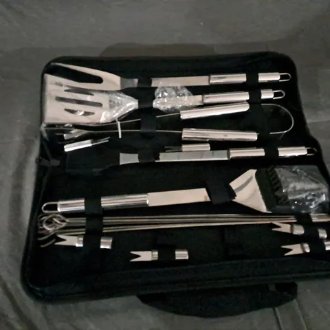 STAINLESS STEEL KITCHEN UTENSIL SET WITH CARRY CASE