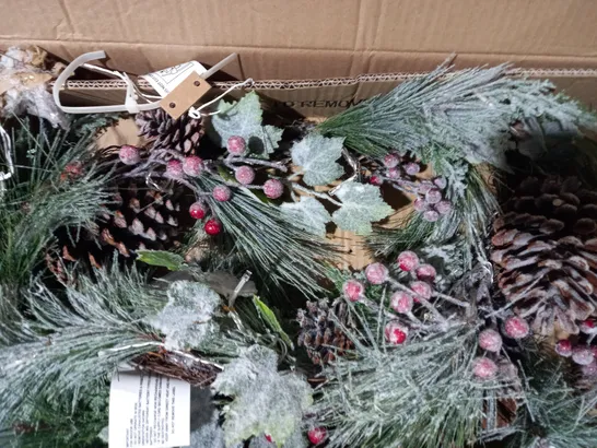 IVY AND PINECONE 6-FOOT PRE-LIT CHRISTMAS GARLAND WITH BERRIES RRP £29.99