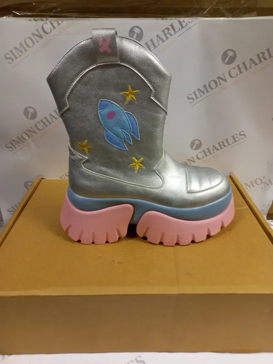 BOXED KOI FOOTWEAR A FAIRYTALE GALAXY PLATFORM ANKLE BOOTS - 6