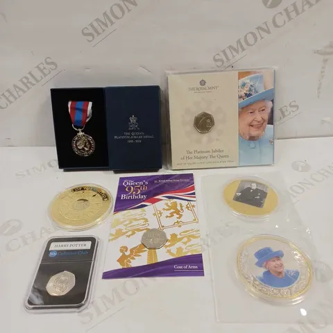 LOT TO CONTAIN 7 X ASSORTED COLLECTORS COMMEMORATIVE COINS, RANGING FROM THE ROYAL FAMILY TO HARRY POTTER