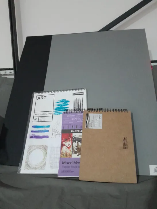 APPROXIMATELY 7 ASSORTED HOBBYCRAFT PRODUCTS TO INCLUDE SKETCHPAD, MEDIA PAD, FOAM BOARD 