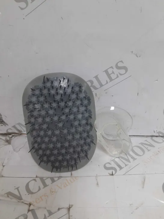 BOXED MANTA PULSE FLEXIBLE HAIRBRUSH