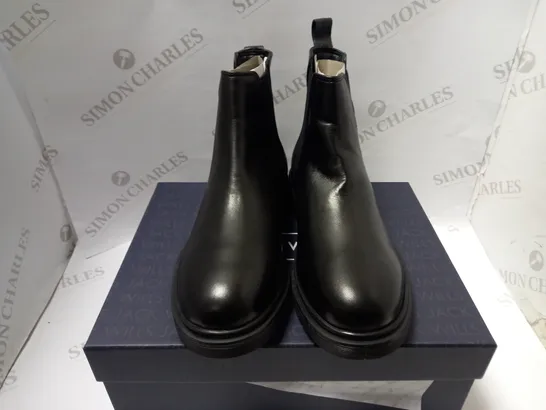 JACK WILLS CHELSEA MENS BLACK BOOTS - UK 8