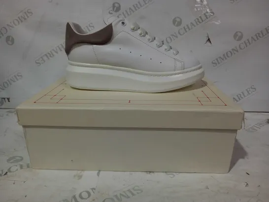 BOXED PAIR OF ALEXANDER MCQUEEN SHOES IN WHITE/KHAKI EU SIZE 37